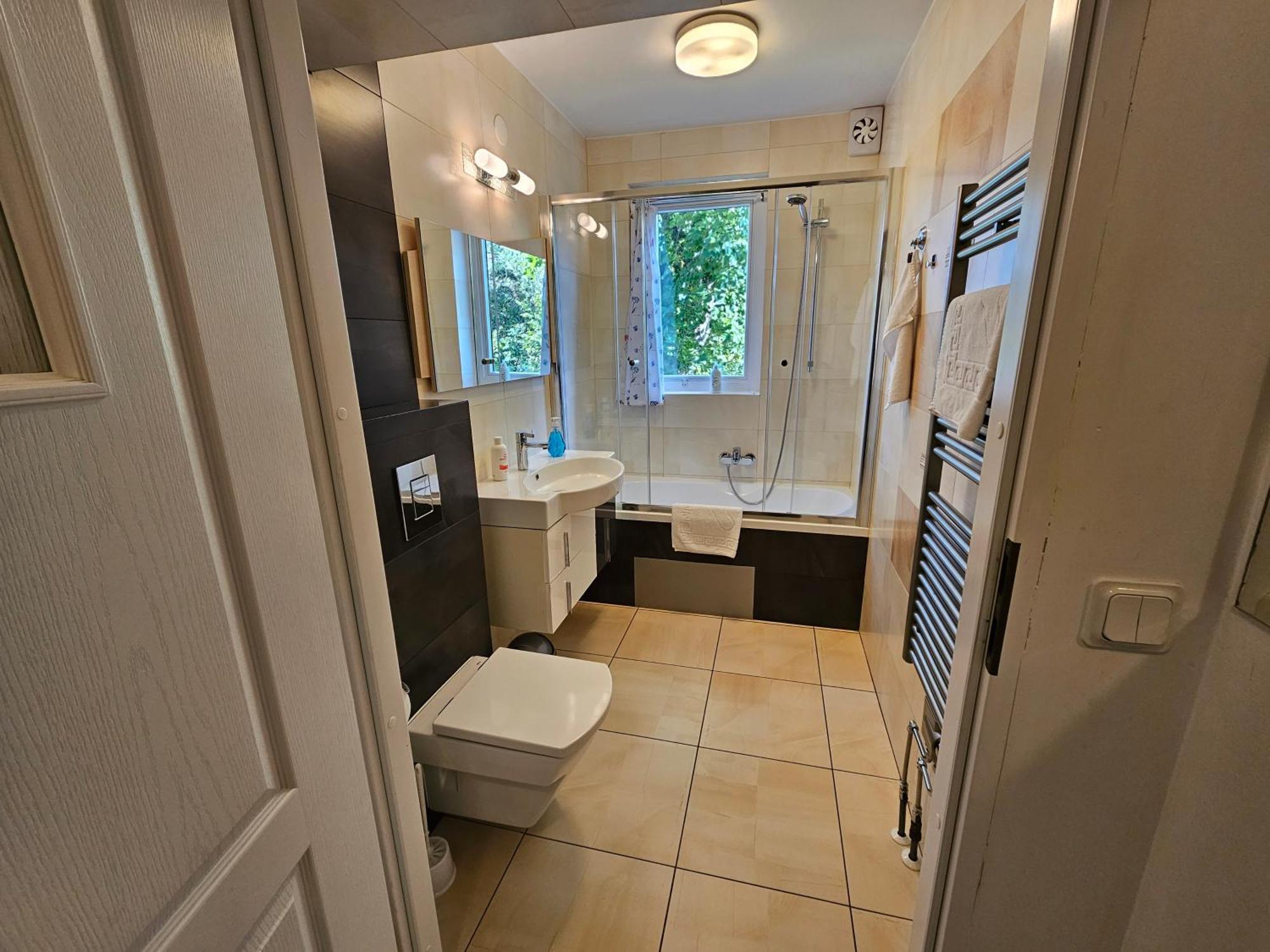 Solrosen I Simrishamn - Oesterlen Ngoại thất bức ảnh
