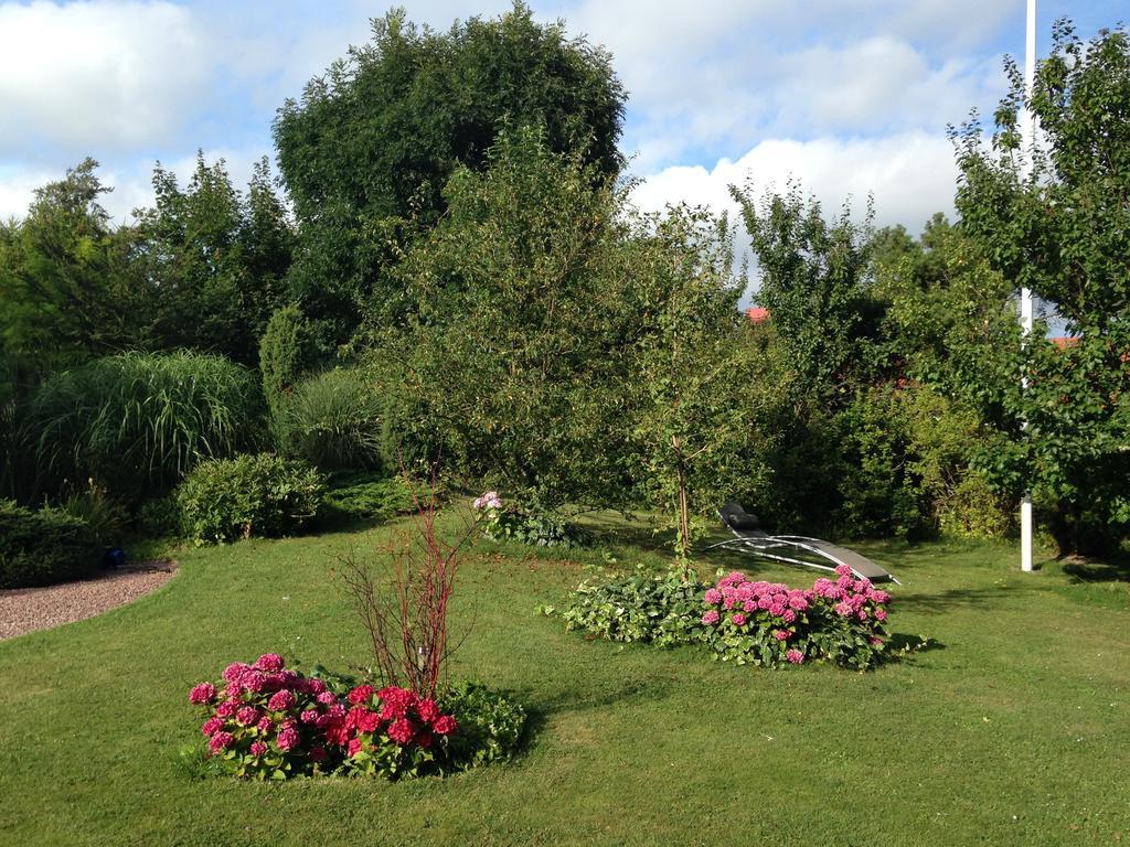 Solrosen I Simrishamn - Oesterlen Ngoại thất bức ảnh