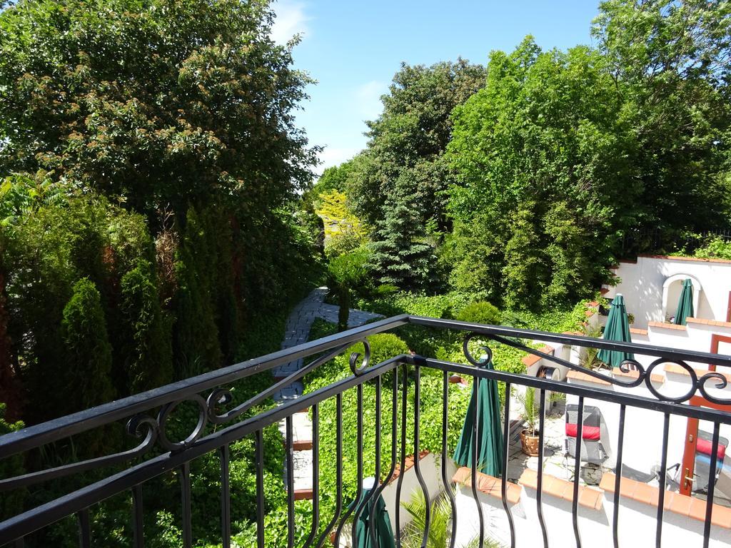 Solrosen I Simrishamn - Oesterlen Ngoại thất bức ảnh